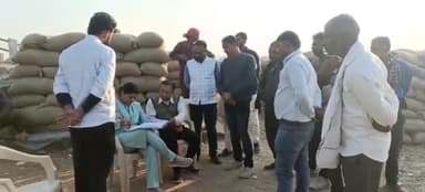 जबेरा: बनवार धान खरीदी केंद्र का तहसीलदार सोनम पांडे ने किया औचक निरीक्षण, दिए आवश्यक दिशा निर्देश