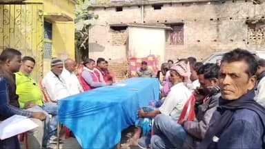 नौतन: पूर्वी नौतन पैक्स में प्रबंधक ने धान खरीद और राशन उठाव को लेकर की बैठक, कार्यकारिणी की बैठक में अध्यक्ष रहे अनुपस्थित