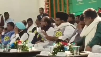 कांके: हज हाउस में हुआ अल्पसंख्यक अधिकार दिवस कार्यक्रम का आयोजन, मंत्री हफीजुल हसन रहे मौजूद