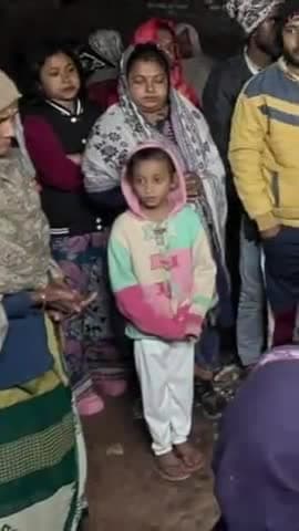 कालकाजी: दिल्ली के गोविंदपुरी में भूमिहीन कैंप के लोगों से पूर्व सांसद रमेश बिधूड़ी ने की मुलाकात