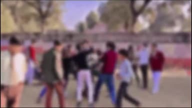 दमोह: तहसील ग्राउंड में छात्रों की मारपीट का वीडियो वायरल, पुलिस कर रही जांच