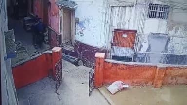 आरा: टाउन थाना की पुलिस ने बिल्डर से रंगदारी मांगने के आरोप में तीन को किया गिरफ्तार, अपहरण की कोशिश भी हुई