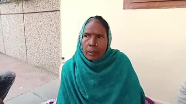 बदायूं: भगवतीपुर गांव की महिला ने जमीन विवाद में धरने पर बैठे युवक के खिलाफ डीएम कार्यालय पर धरना देकर न्याय की मांग की