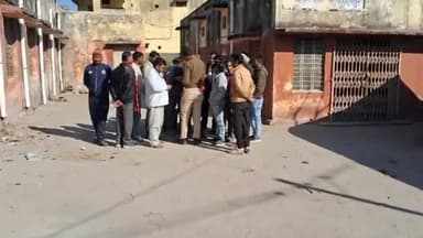 धौलपुर: जान से मारने की धमकी मिलने पर मानसिक तनाव में आए युवक ने अंबेडकर कॉलोनी में फंदा लगाकर आत्महत्या की