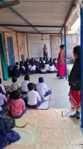 नये संचालित हो रहे केसठ के शिक्षा केंद्र पर बच्चों को महर्षि विश्वामित्र फाउंडेशन के उद्देश्यों से अवगत कराया गया। केंद्र के संचालक विजय शंकर सिंह ने बच्चों को संबोधित करते हुए कहा फाउंडेशन के राष्ट्रीय संयोजक राजकुमार चौबे