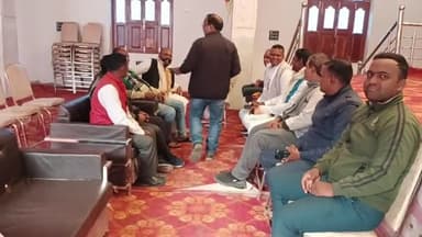 प्रखंड बनियापुर जन-सुराज पार्टी प्रखंड अध्यक्ष नागेन्द्र प्रसाद साह कि अध्यक्षता में संगठन विस्तार हेतु कार्यकर्ताओ कि बैठक