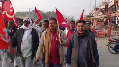 प्रखंड जलालपुर सी.पी.आई.एम.के कार्यकताओं ने संविधान निर्माता बाबा साहेब के अपमान पर गृह मंत्री अमित शाह का किया पुतला दहन