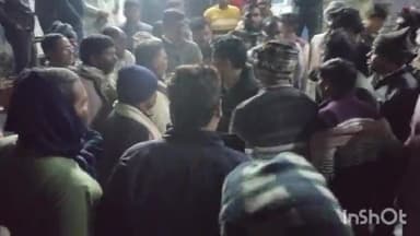 कोचस: कोचस प्रखंड के मऊ डिहरा गांव में कोचस पूर्वी के जिला पार्षद निलम पटेल के छोटे देवर की सड़क दुर्घटना में हुई मौत