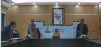 पटना ग्रामीण: मुख्यमंत्री सचिवालय स्थित संकल्प में मुख्यमंत्री नीतीश कुमार ने 'हमारा बिहार हमारी सड़क' मोबाइल ऐप का किया लोकार्पण