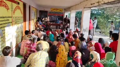 मिहींपुरवा: कौवाभारी में मानव-वन्य जीव संघर्ष को लेकर जन सामान्य से समन्वय स्थापित करने के लिए लगाई गई चौपाल