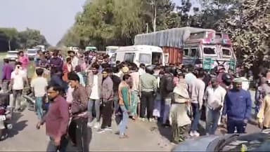 कस्बा: कसबा में भीषण सड़क हादसा, मोटरसाइकिल मिट्टी लदे ट्रैक्टर से टकराई, मामा-भांजा की घटनास्थल पर हुई मौत