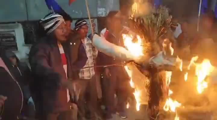 जय मूलनिवासी के नारे के साथ संविधान विरोधी तड़ीपार का किया गया पुतला दहन #MANIPUR #JNU #ROHITHVEMULA #झारखंड #BMP