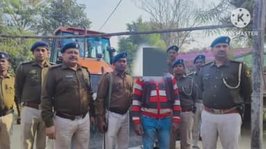 कुढ़नी: कुढ़नी थाना क्षेत्र में 373/15 मामले में फरार अभियुक्त के घर कुर्की के दौरान पुलिस को देखकर आरोपी ने खुद को घायल कर लिया