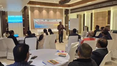 गोरखपुर: बैंक रोड स्थित होटल विवेक में आपदा प्रबंधन एवं जलवायु परिवर्तन विषय पर कार्यशाला का आयोजन हुआ