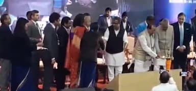 पटना ग्रामीण: ज्ञान भवन में आयोजित बिहार बिजनेस कनेक्ट 2024 के दूसरे दिन ₹1 लाख 80 हजार करोड़ के MOU पर किए गए हस्ताक्षर