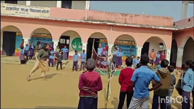 दुल्हिन बाज़ार: सरैया गांव के उत्क्रमित मध्य विद्यालय में जिला मध्याह्न भोजन कार्यक्रम पदाधिकारी ने मध्याह्न भोजन का किया निरीक्षण