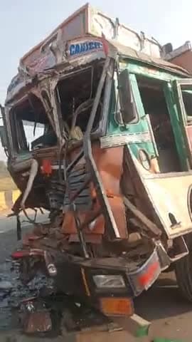 .. JHANSI ROAD haiway.. dabra ke pass wear house... dabra jhansi road..#jhanshi#@news.of.gwalior @new__update @ accident