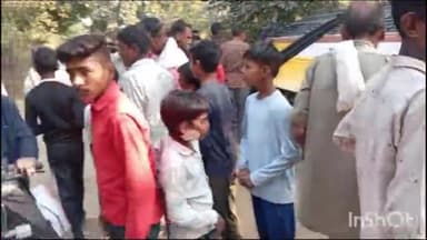 पिपरई: स्टेरिंग के नीचे के नट टूटने से स्कूल बस पलटी, बच्चों में हड़कंप