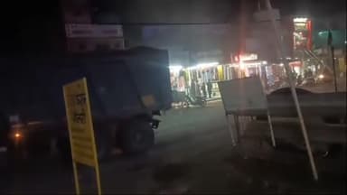 पन्ना: अमानगंज नगर के पुराने बस स्टैंड पर चलते ट्रक में लगी आग