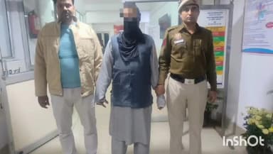 साकेत: नेब सराय पुलिस ने जंगल में नाबालिग समेत दो शराब तस्करों को 28 पेटी शराब के साथ पकड़ा