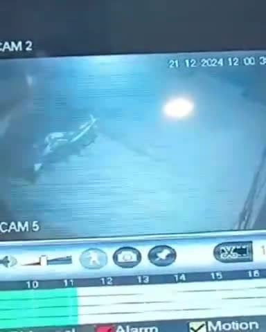 कानपुर: जूही थाना क्षेत्र के बारहदेवी चौराहे से बाइक हुई चोरी, घटना का CCTV फुटेज हुआ वायरल