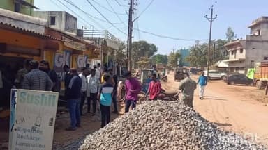 जगदलपुर: अनुकूल देव वार्ड में नाली निर्माण के दौरान विवाद, वार्डवासी ने ठेकेदार से की मारपीट, ठेकेदार संघ पहुंचा थाने
