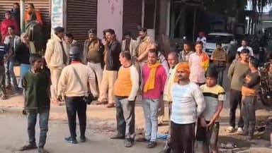 खगौल: दानापुर थाना क्षेत्र के पेठिया बाजार में गोलीबारी के विरोध में बाजार बंद