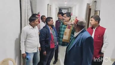 गढ़वा: गढ़वा के भाजपा विधायक सतेंद्र नाथ तिवारी ने समाहरणालय में उपयुक्त शेखर जमुआर से कई समस्याओं पर चर्चा की