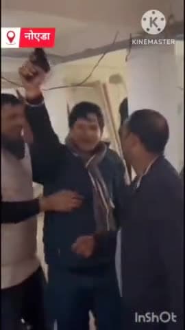 गौतम बुद्ध नगर: बरोला क्षेत्र में पार्टी के दौरान लाइसेंसी पिस्टल से फायरिंग करता युवक, वीडियो सोशल मीडिया पर हुआ वायरल