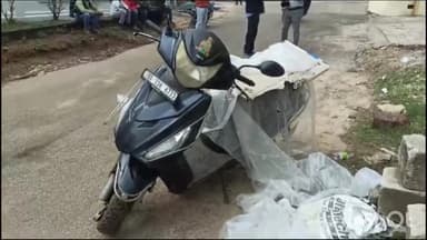 ଭୁବନେଶ୍ବର ମ୍ୟୁନିସିପାଲଟି କର୍ପୋରେସନ: ମୈତ୍ରୀ ବିହାର ଥାନା ଅଞ୍ଚଳରେ ପ୍ରେମିକଙ୍କୁ ଆକ୍ରମଣ କରି ପ୍ରେମିକାଙ୍କୁ ଅପହରଣ ଘଟଣା, ଲୁମ୍ବିନୀ ବିହାରରୁ ପ୍ରେମିକଙ୍କ ସ୍କୁଟି ଜବତ