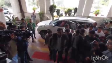 नागौर: भाकरोटा के निकट हुए हादसे के बाद नागौर सांसद हनुमान बेनीवाल ने घायलों से की मुलाकात