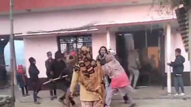 सिराथू: हुजरा में रास्ते के विवाद को लेकर पड़ोसियों के बीच विवाद की वीडियो वायरल करते हुए एक पक्ष की महिला ने पुलिस से की शिकायत