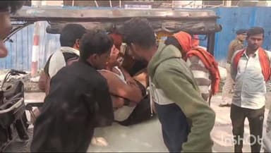 गोपालगंज: जादोपुर बाजार में पैसा के विवाद को लेकर युवक को राइफल के बट से पीटा, इलाज के लिए सदर अस्पताल में कराया गया भर्ती।