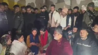 पटना ग्रामीण: BPSC अभ्यर्थियों के साथ धरने पर बैठे पप्पू यादव, गर्दनीबाग में छात्रों के साथ बिताई रात