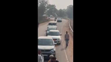 गुनौर: बालाजी सरकार मंदिर में प्रीति पटेल और मंडल प्रतिनिधि धर्मेंद्र तिवारी ने दर्शन किए