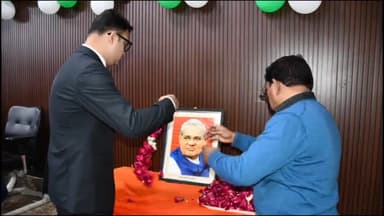 इटावा: सदर इलाके में प्रेरणा सभागार में सुशासन सप्ताह के तहत प्रशासन गांव की ओर कार्यशाला का आयोजन