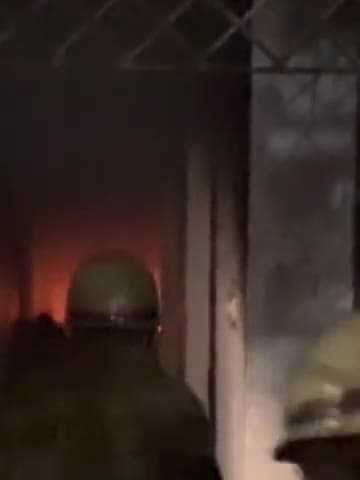 कानपुर: यशोदा नगर में डिस्पोजल गिलास और दोने के गोदाम में लगी आग, दमकल की दो गाड़ियों ने आग पर पाया काबू