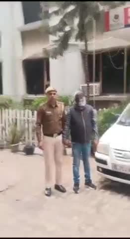 द्वारका: द्वारका साउथ थाना के सेक्टर 1 पुलिस चौकी की टीम ने 1488 क्वार्टर शराब के साथ एक तस्कर को गिरफ्तार किया