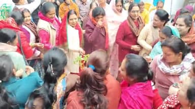 बुंदेलखंड अग्रवाल नवयुवक मंडल के महिला प्रकोष्ठ द्वारा तुलसी पूजन कार्यक्रम संपन्न हुआ