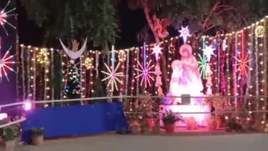 वाराणसी में चरनी में जन्मे यीशु के लिए महागिरजा में काटा गया 70 किलो का केक