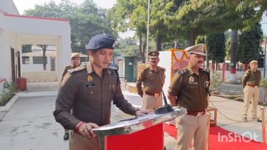 बिजनौर: बिजनौर पुलिस लाइन में पूर्व प्रधानमंत्री अटल बिहारी वाजपेई के जन्म दिवस पर आयोजित किया गया कार्यक्रम