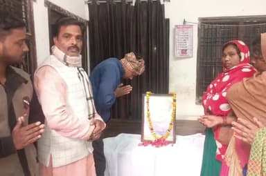 जलालपुर: जन्मदिवस पर जलालपुर के कई शक्ति केंद्रों पर श्रद्धा पूर्वक याद किए गए भारत रत्न अटल बिहारी वाजपेई