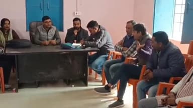 नौतन: मुखिया ने स्वास्थ्य सेवाओं को बेहतर बनाने के लिए स्वास्थ्य कर्मियों के साथ बैठक की, दोनों उप स्वास्थ्य केंद्रों पर मरीजों का इलाज होगा