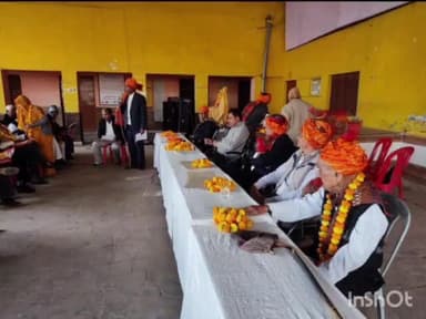 बाड़ी: बाड़ी में 75 वर्ष आयु पूर्ण करने वाले पेंशनरों का किया गया सम्मान