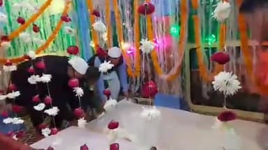 मुरादाबाद: रोज़े वाली दरगाह पर मुस्लिम समुदाय के लोगों ने पहुंचकर चढ़ाई चादर