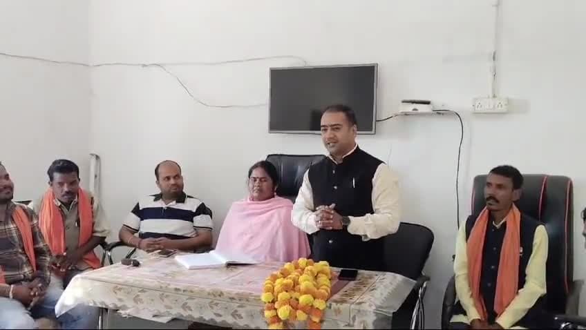 वीरबाल दिवस  कार्यक्रम में नानगुर सरगीपाल पंचायत भवन में संबोधित करते हुए
