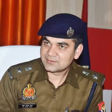 जौनपुर के पूर्व SP डॉ अजयपाल शर्मा को प्रयागराज का एडिशनल सीपी बनने के साथ ही कुंभ मेला के नोडल अधिकारी हुए नियुक्त।