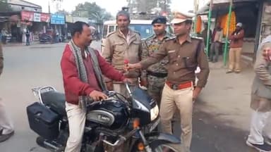 कहरा: सहरसा में यातायात पुलिस का वाहन चेकिंग अभियान, चालकों में मचा हड़कंप