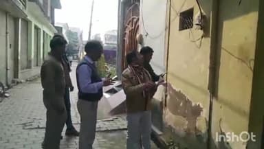 औरैया: कोतवाली क्षेत्र के मोहल्ला बनारसी दास में विद्युत विभाग ने बड़े बकायदों के खिलाफ चलाया अभियान, एक दर्जन कनेक्शन काटे