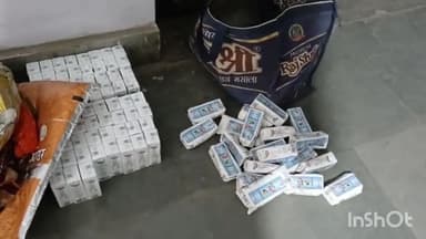 गोपालगंज: बंजारी मोड पर पुलिस ने छापेमारी कर 31 लीटर शराब के साथ दो महिला तस्करों को किया गिरफ्तार